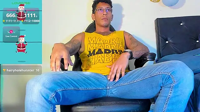 Snapshot of FuckHardlove chatting on 12/30/24, 05:55 FuckHardlove online show from 12/30/24, 05:55