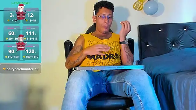 Snapshot of FuckHardlove chatting on 12/30/24, 09:08 FuckHardlove online show from 12/30/24, 09:08