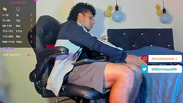 Snapshot of FuckHardlove chatting on 01/07/25, 02:53 FuckHardlove online show from 01/07/25, 02:53