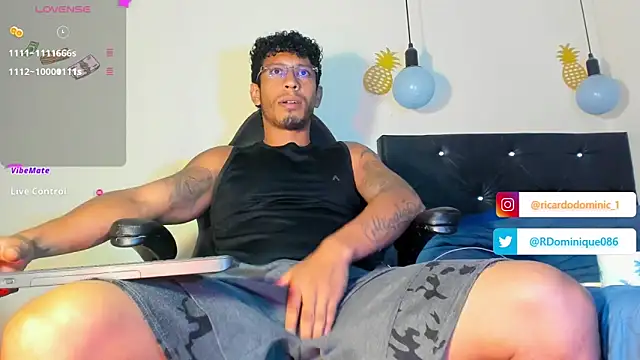 Snapshot of FuckHardlove chatting on 01/25/25, 11:11 FuckHardlove online show from 01/25/25, 11:11