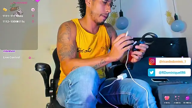 Snapshot of FuckHardlove chatting on 01/31/25, 03:00 FuckHardlove online show from 01/31/25, 03:00