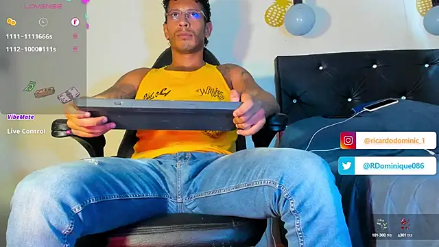 Snapshot of FuckHardlove chatting on 02/01/25, 07:44 FuckHardlove online show from 02/01/25, 07:44