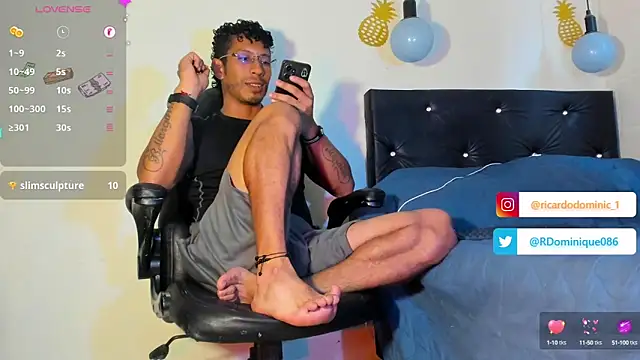 Snapshot of FuckHardlove chatting on 02/12/25, 10:26 FuckHardlove online show from 02/12/25, 10:26