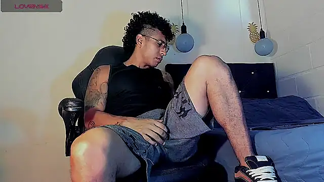 Snapshot of FuckHardlove chatting on 03/13/25, 03:28 FuckHardlove online show from 03/13/25, 03:28