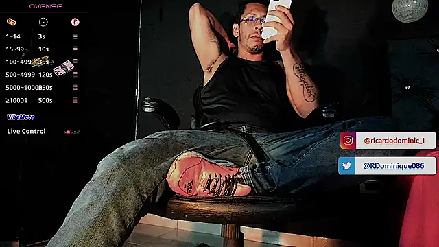 Snapshot of FuckHardlove chatting on 03/26/26, 05:24 FuckHardlove online show from 03/26/26, 05:24