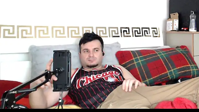 Snapshot of erotico69xxx chatting on 03/08/26, 02:10 erotico69xxx online show from 03/08/26, 02:10