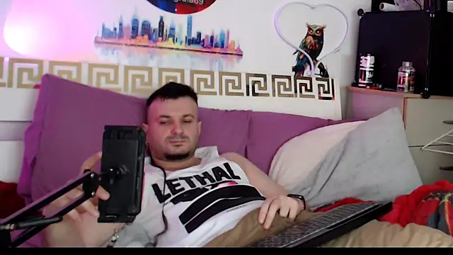 Snapshot of erotico69xxx chatting on 04/17/26, 01:03 erotico69xxx online show from 04/17/26, 01:03