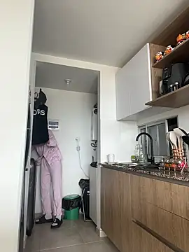 Ameellie online show from 12/19/25, 02:24