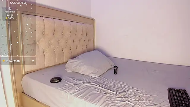 Letizia West  online show from 10/08/25, 07:28