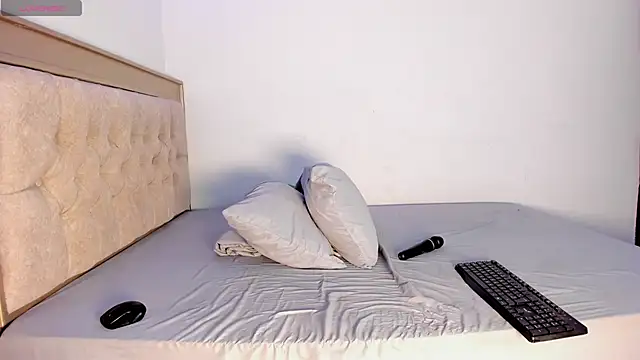 Snapshot of Letizia_West_ chatting on 03/20/26, 08:08 Letizia West online show from 03/20/26, 08:08