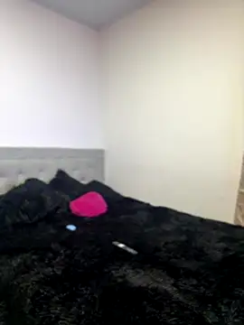 Snapshot of amelye_saens chatting on 10/27/25, 03:21 amelye saens online show from 10/27/25, 03:21