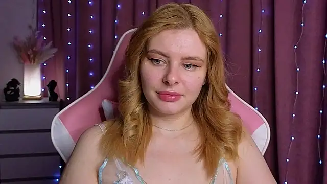 Snapshot of Day-off chatting on 11/09/25, 03:05 Day-off online show from 11/09/25, 03:05