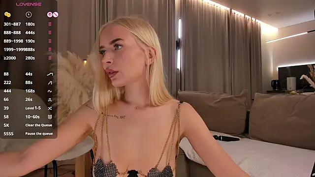 Snapshot of eva_m1racle_ chatting on 11/16/25, 08:03 eva m1racle online show from 11/16/25, 08:03