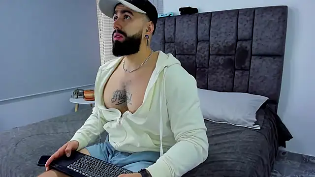 Zack Froone online show from 02/18/25, 01:44