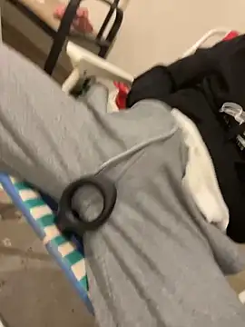 Snapshot of athenphysics chatting on 01/09/25, 08:33 athenphysics online show from 01/09/25, 08:33