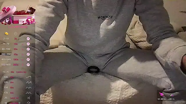 Snapshot of athenphysics chatting on 01/12/25, 04:40 athenphysics online show from 01/12/25, 04:40