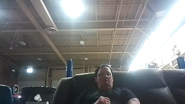 Snapshot of Cockrub1 chatting on 01/29/25, 09:39 Cockrub1 online show from 01/29/25, 09:39