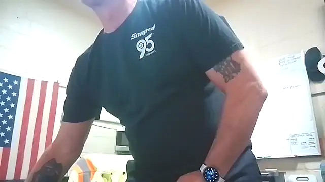 Snapshot of Cockrub1 chatting on 03/04/25, 12:44 Cockrub1 online show from 03/04/25, 12:44