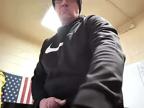 Snapshot of Cockrub1 chatting on 02/25/26, 12:26 Cockrub1 online show from 02/25/26, 12:26