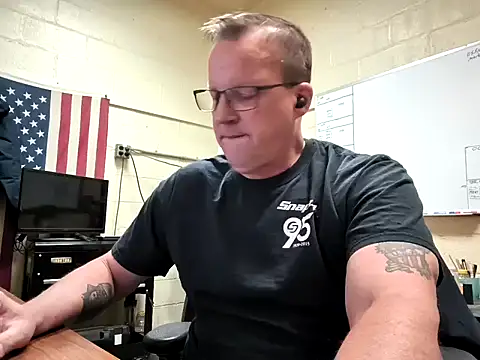 Snapshot of Cockrub1 chatting on 03/27/26, 01:22 Cockrub1 online show from 03/27/26, 01:22