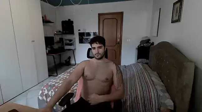 Snapshot of Alexox02 chatting on 12/11/24, 02:44 Alexox02 online show from 12/11/24, 02:44