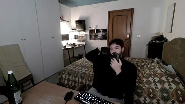 Snapshot of Alexox02 chatting on 12/22/24, 07:42 Alexox02 online show from 12/22/24, 07:42