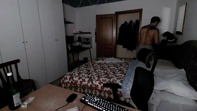 Snapshot of Alexox02 chatting on 12/27/24, 07:14 Alexox02 online show from 12/27/24, 07:14