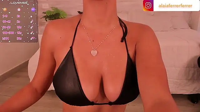 Snapshot of Alaia_Ferrer_ chatting on 02/03/25, 08:03 Alaia Ferrer online show from 02/03/25, 08:03