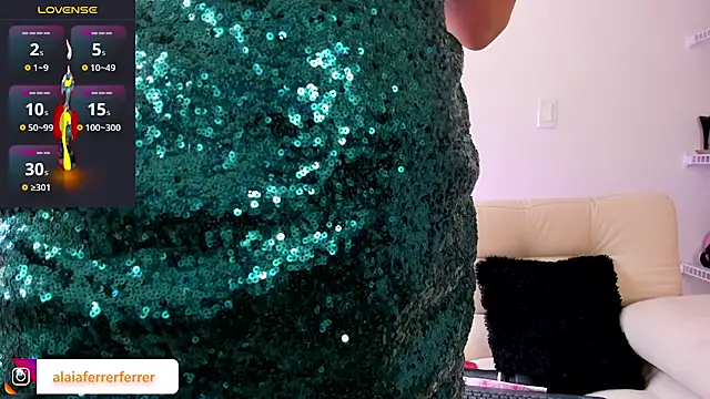 Snapshot of Alaia_Ferrer_ chatting on 03/02/25, 09:32 Alaia Ferrer online show from 03/02/25, 09:32