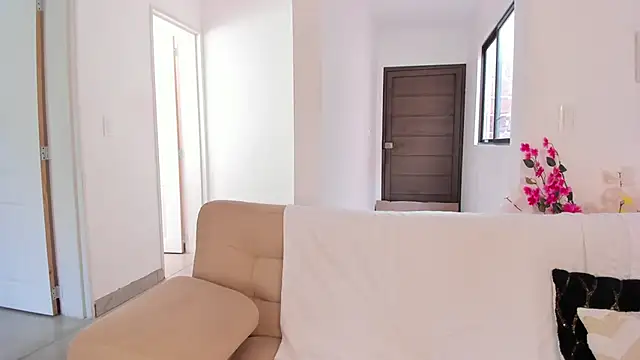 Snapshot of Alaia_Ferrer_ chatting on 11/09/25, 08:18 Alaia Ferrer online show from 11/09/25, 08:18