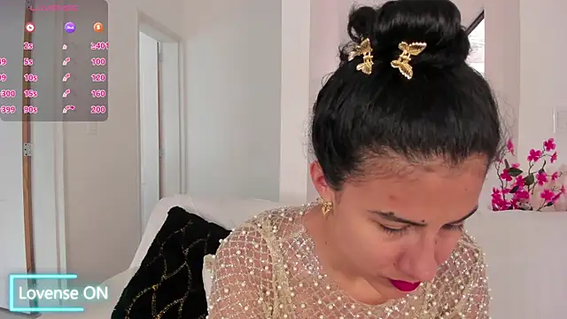 Snapshot of Alaia_Ferrer_ chatting on 12/02/25, 09:21 Alaia Ferrer online show from 12/02/25, 09:21