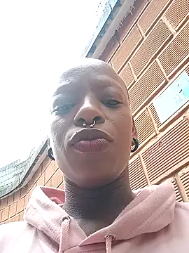 Snapshot of Coco_Kiss chatting on 10/27/25, 07:07 Coco Kiss online show from 10/27/25, 07:07