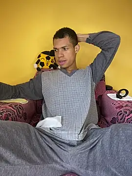 MoiseXxx 777 online show from 01/17/25, 12:21