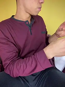 MoiseXxx 777 online show from 01/18/25, 08:20