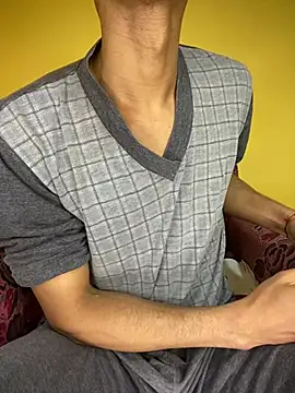 MoiseXxx 777 online show from 02/08/25, 09:24