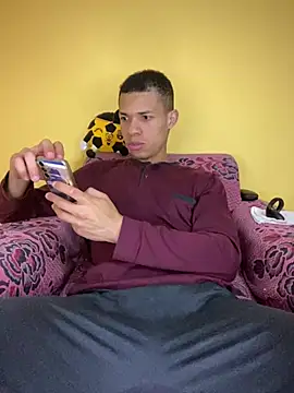 MoiseXxx 777 online show from 02/11/25, 07:12