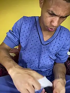 MoiseXxx 777 online show from 02/28/25, 06:32