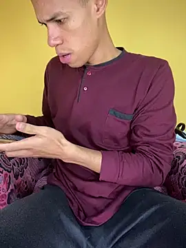 MoiseXxx 777 online show from 03/16/25, 07:15