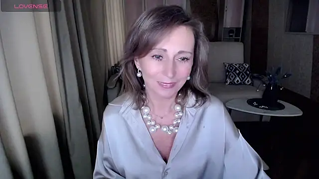 Snapshot of HornyMilf_777 chatting on 02/04/25, 05:10 HornyMilf 777 online show from 02/04/25, 05:10