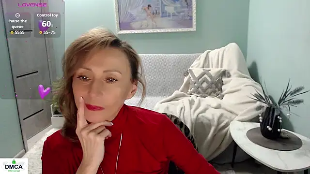 Snapshot of HornyMilf_777 chatting on 10/31/25, 05:41 HornyMilf 777 online show from 10/31/25, 05:41