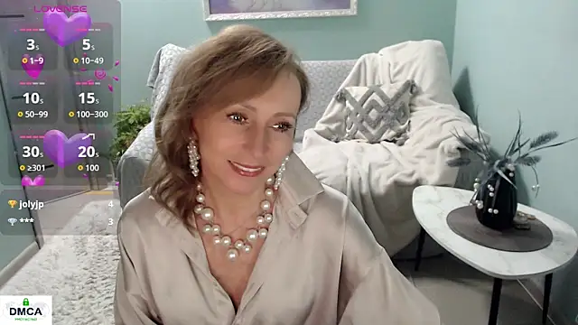 Snapshot of HornyMilf_777 chatting on 11/22/25, 06:23 HornyMilf 777 online show from 11/22/25, 06:23