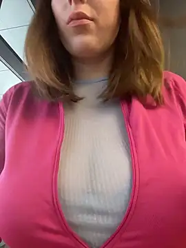 Snapshot of MommmyYummy chatting on 03/04/26, 11:49 MommmyYummy online show from 03/04/26, 11:49