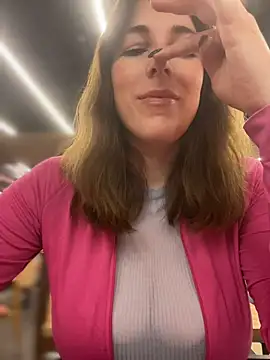 Snapshot of MommmyYummy chatting on 03/20/26, 10:42 MommmyYummy online show from 03/20/26, 10:42