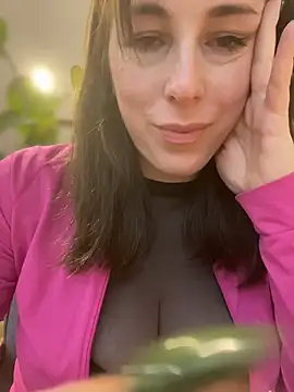 Snapshot of MommmyYummy chatting on 03/24/26, 10:20 MommmyYummy online show from 03/24/26, 10:20