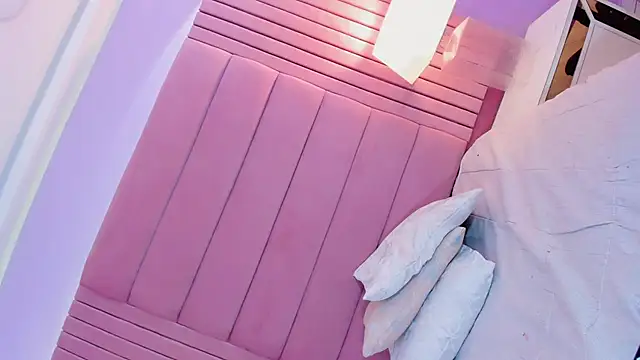 Snapshot of andrea_alvarz chatting on 02/07/25, 08:33 andrea alvarz online show from 02/07/25, 08:33