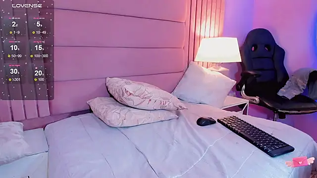 Snapshot of andrea_alvarz chatting on 02/22/25, 11:02 andrea alvarz online show from 02/22/25, 11:02