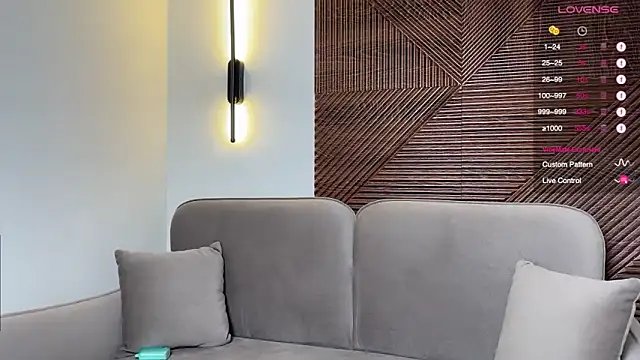 Snapshot of MonikaBos chatting on 12/02/25, 09:43 MonikaBos online show from 12/02/25, 09:43