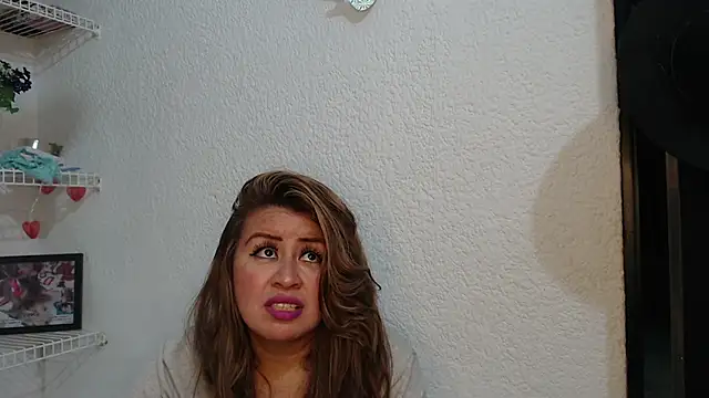 Snapshot of isabellacen chatting on 01/11/26, 02:05 isabellacen online show from 01/11/26, 02:05