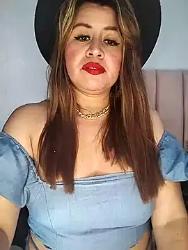 Snapshot of isabellacen chatting on 02/20/26, 02:30 isabellacen online show from 02/20/26, 02:30