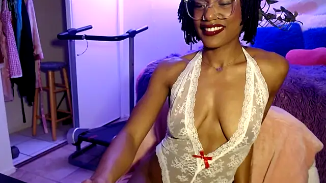 Snapshot of CocoSage chatting on 11/20/25, 08:03 CocoSage online show from 11/20/25, 08:03